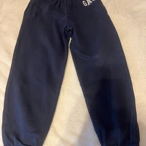 GAP Boy’s navy sweatpants, size M